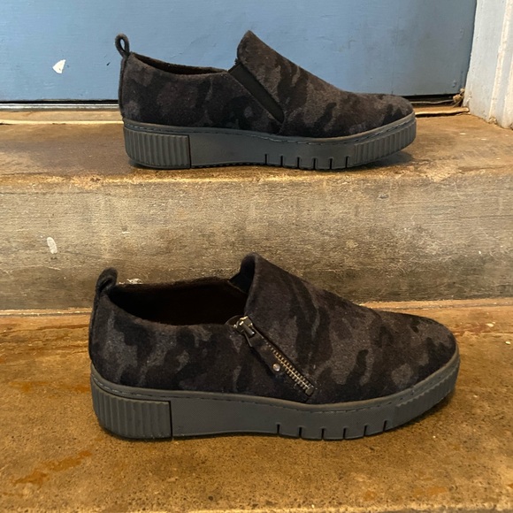 SOUL Naturalizer Black Camouflage Sneakers - Picture 2 of 8